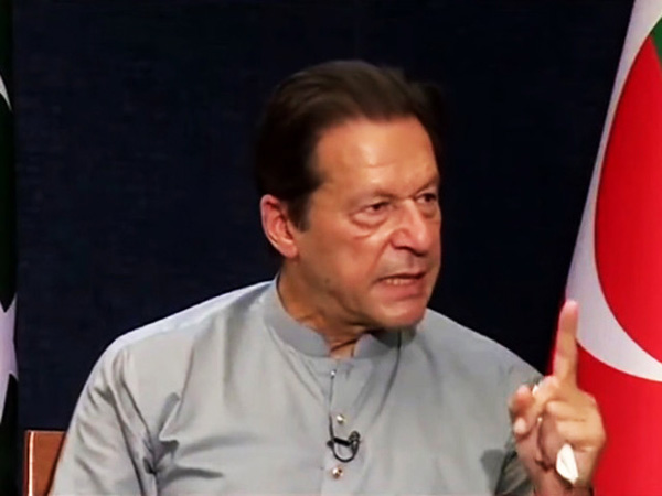the-nation-is-looking-to-neutrals-says-imran-khan