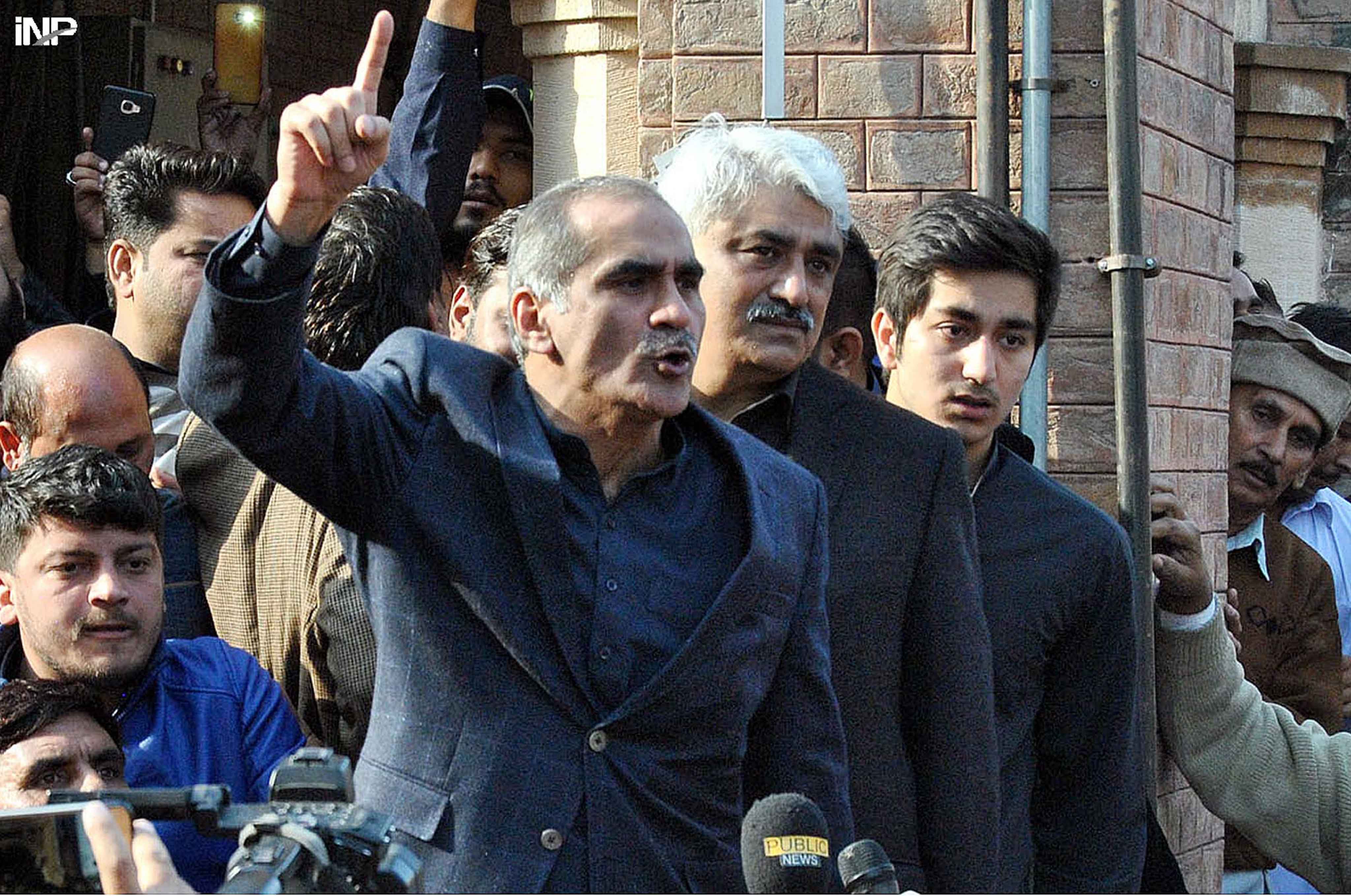 court-extends-judicial-remand-of-khawaja-brothers-till-august-20