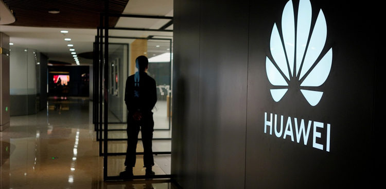 key-pentagon-official-to-resign-at-trumps-request-amid-huawei-trade-spat