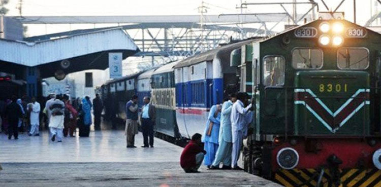 railways-to-run-shuttle-train-service-between-lahore-gujranwala