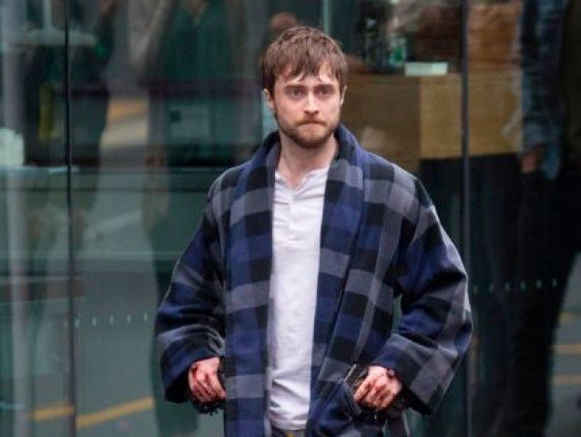 daniel-radcliffe-denies-being-infected-with-coronavirus