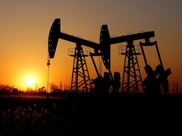 us-crude-falls-below-30-as-fed-move-fails-to-calm-markets