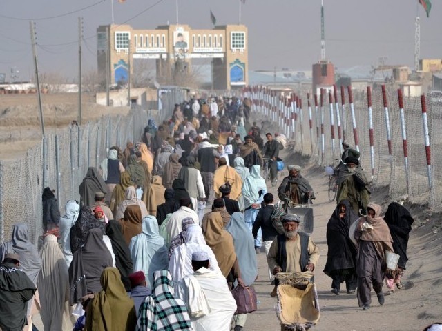 covid-19-unhcr-temporarily-suspends-voluntary-repatriation-of-afghan-refugees