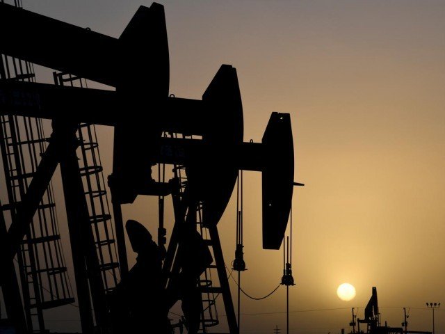 us-crude-prices-fall-to-a-17-year-low-as-coronavirus-spreads