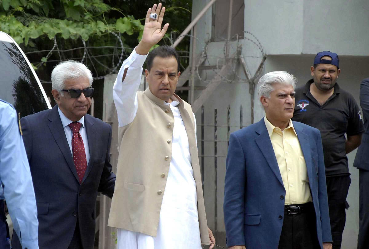 ihc-approves-capt-safdar-intra-court-appeal-for-hearing