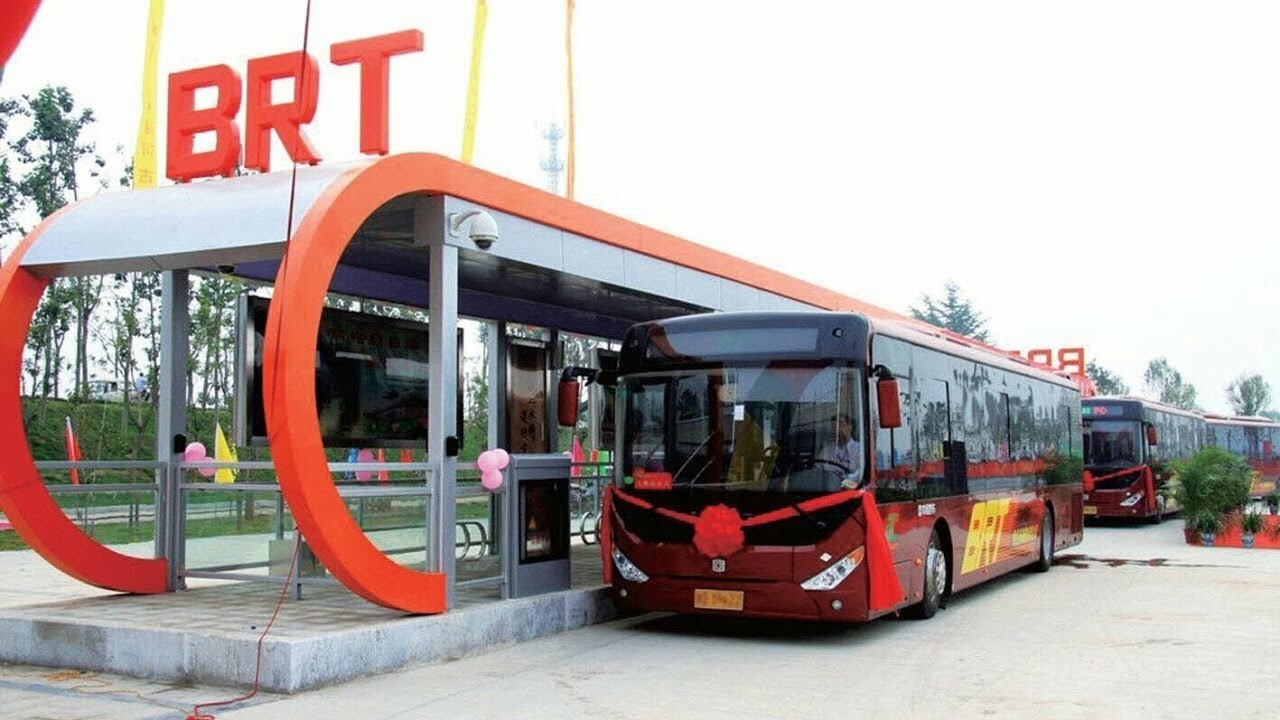 inquiry-ordered-into-brawl-between-guard-and-student-at-brt-station