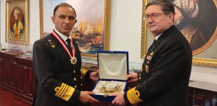 naval-chief-honoured-with-legion-of-merit-award-in-turkey
