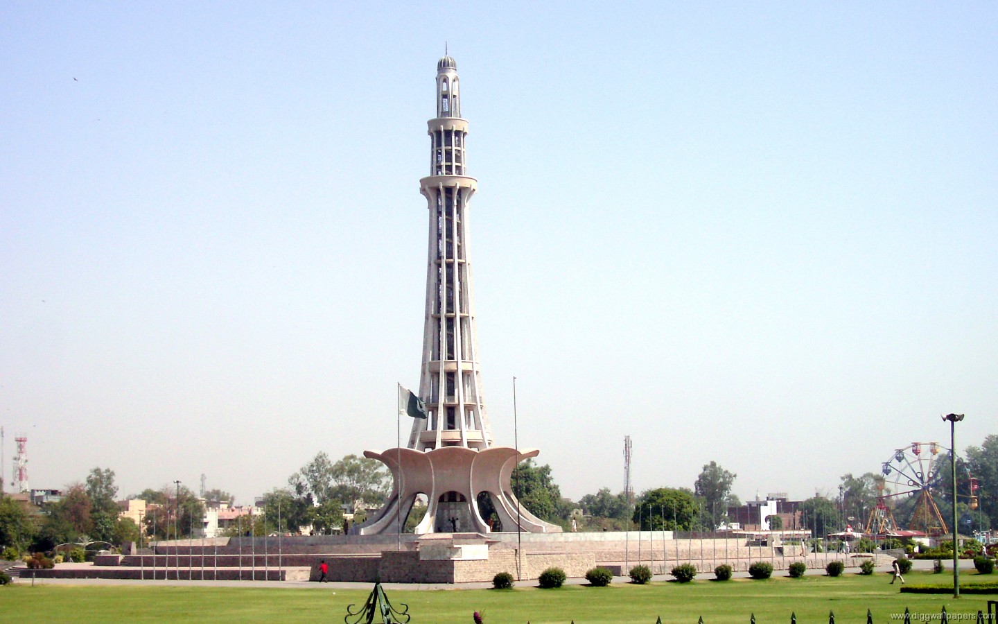 pti-wants-lahore-to-be-divided-into-four-districts