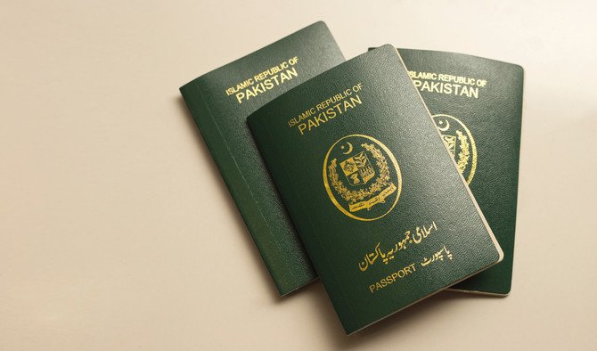 pakistani-labourers-can-now-extend-passport-validity-to-10-years-on-same-fee
