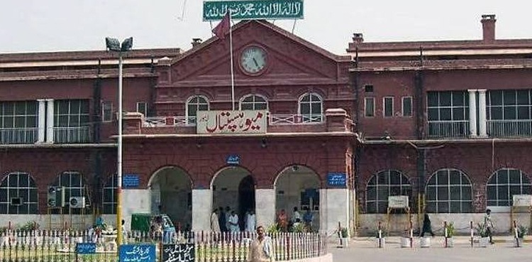 ventilators-and-bed-occupancy-in-lahore-hospitals-rise-with-soaring-corona-cases
