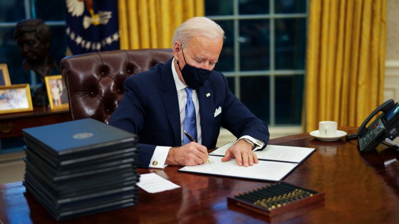 biden-rolls-back-trump-policies-on-wall-climate-health-muslims%db%94