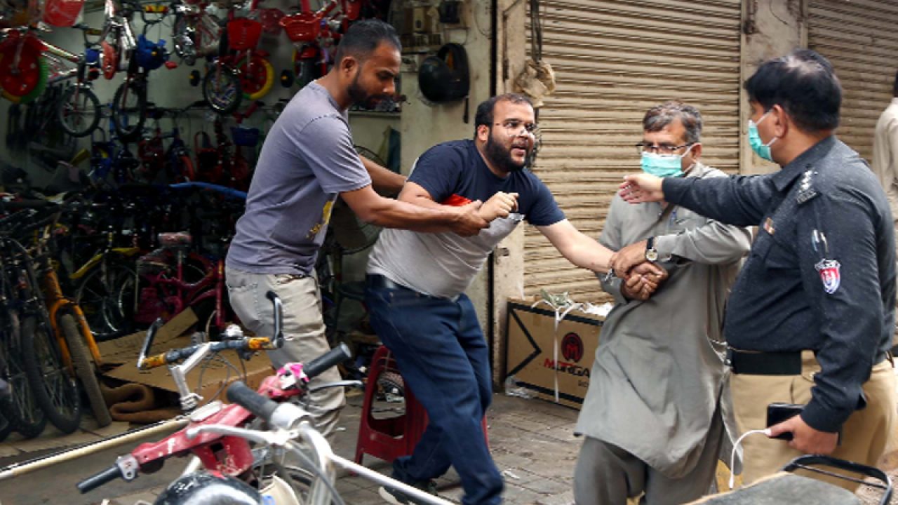 188-people-booked-in-lahore-for-not-wearing-facemaks