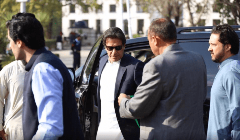 all-eyes-on-apex-court-as-army-public-school-attack-hearing-resumes-with-pm-imran-present