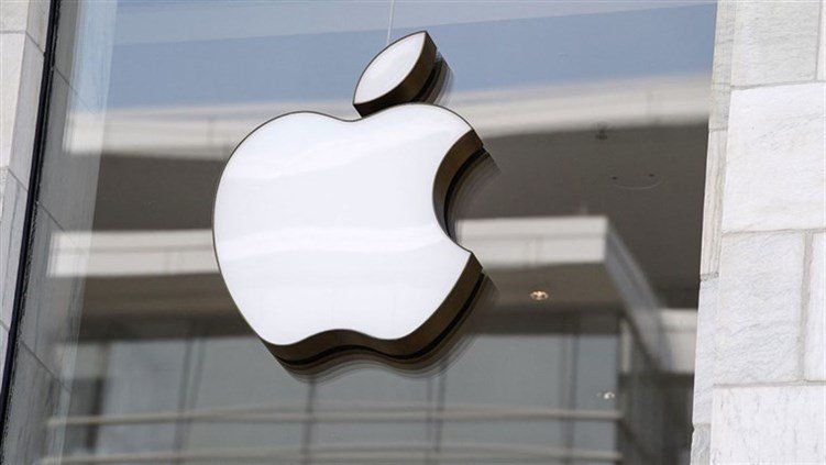 apple-becomes-first-american-company-to-hit-3-trillion-market-cap