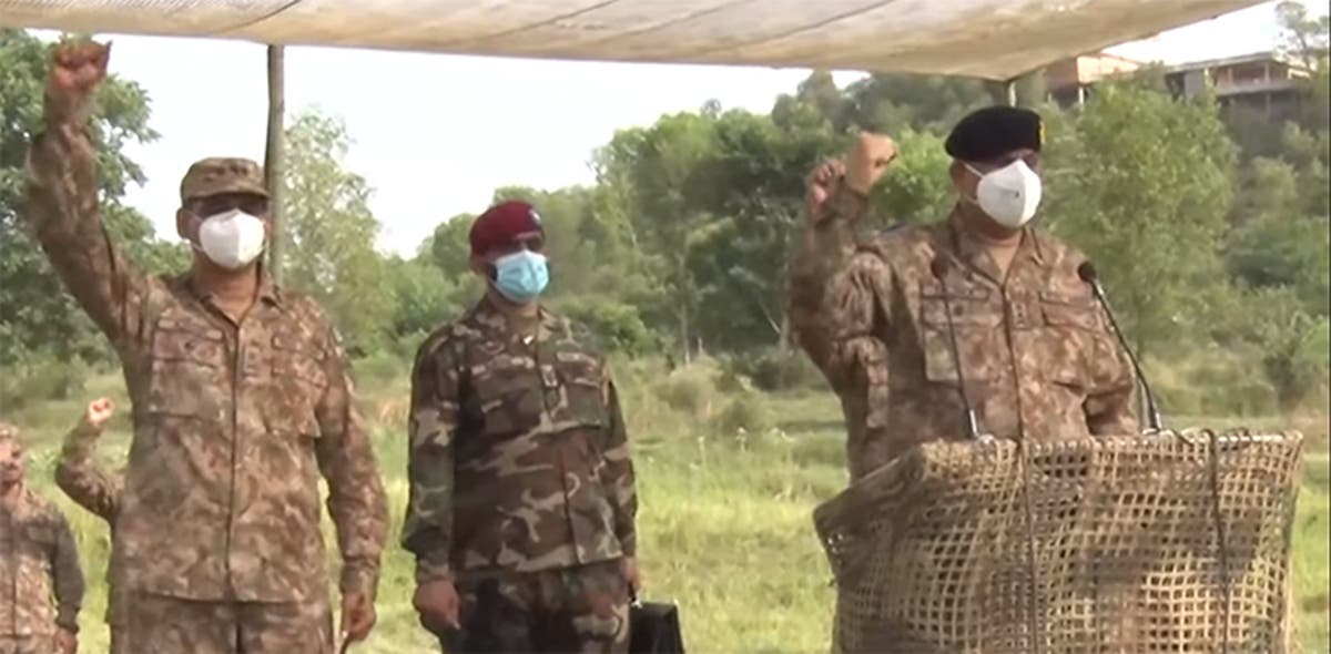 coas-bajwa-visits-sialkot-kotli-to-attend-closing-session-of-corps-level-war-game