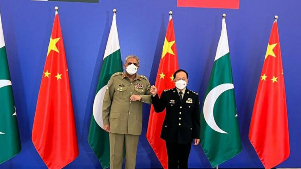 coas-qamar-bajwa-meets-chinese-defense-minister-discusses-cpec-projects