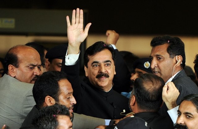 court-defers-indictment-of-yousaf-raza-gilani-in-advertisement-case