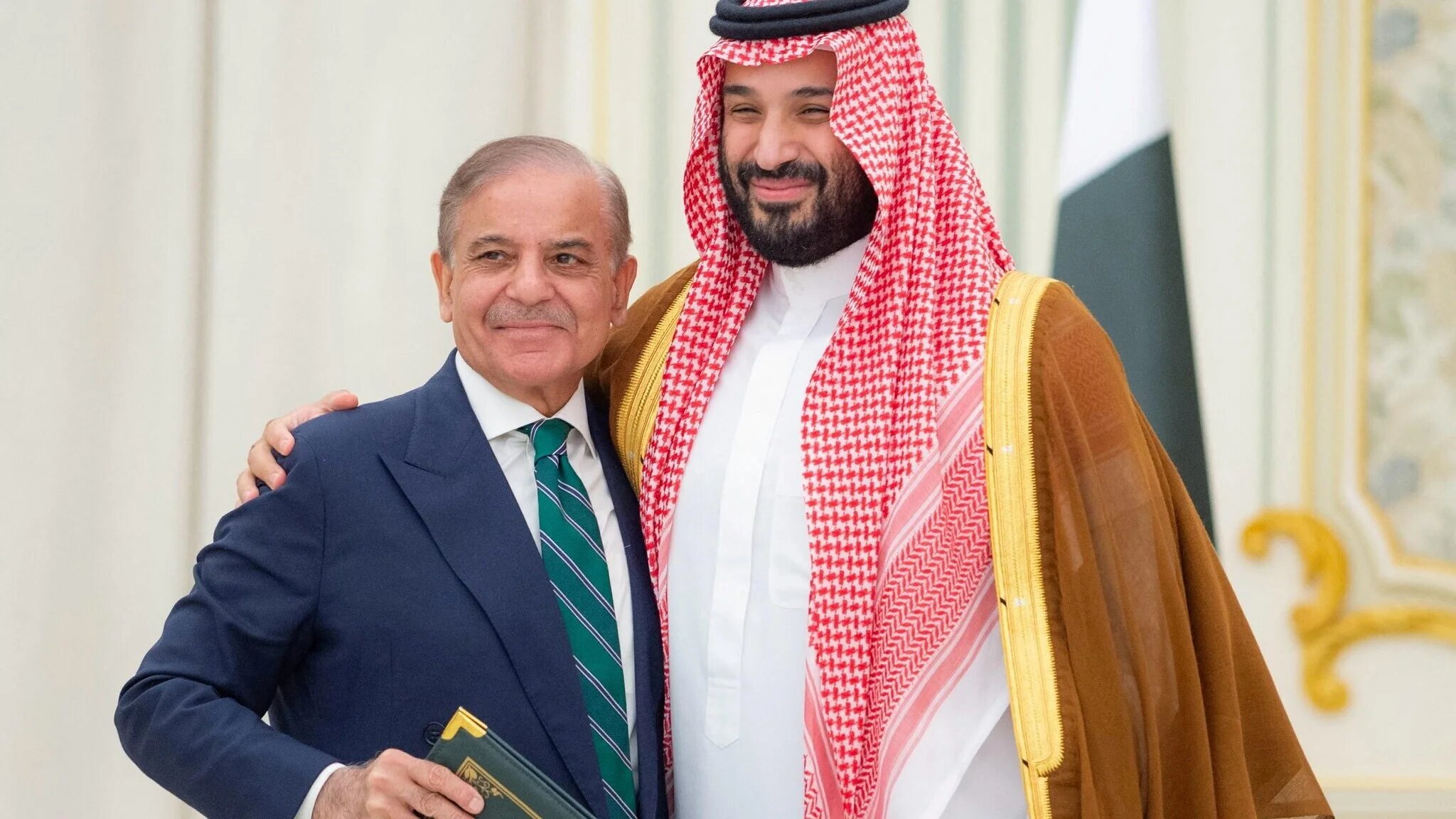 experts-call-pakistan-saudi-defence-pact-huge-and-historic