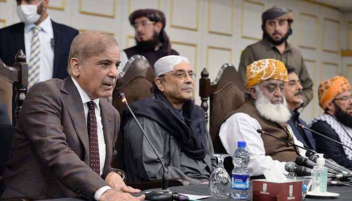 govt-decides-to-finish-term-as-pakistan-s-economic-suffering-worsens-amid-political-instability