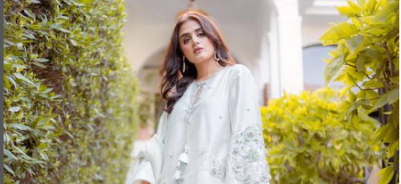 hira-mani-shares-apology-video-after-comments-on-dua-zahra-case