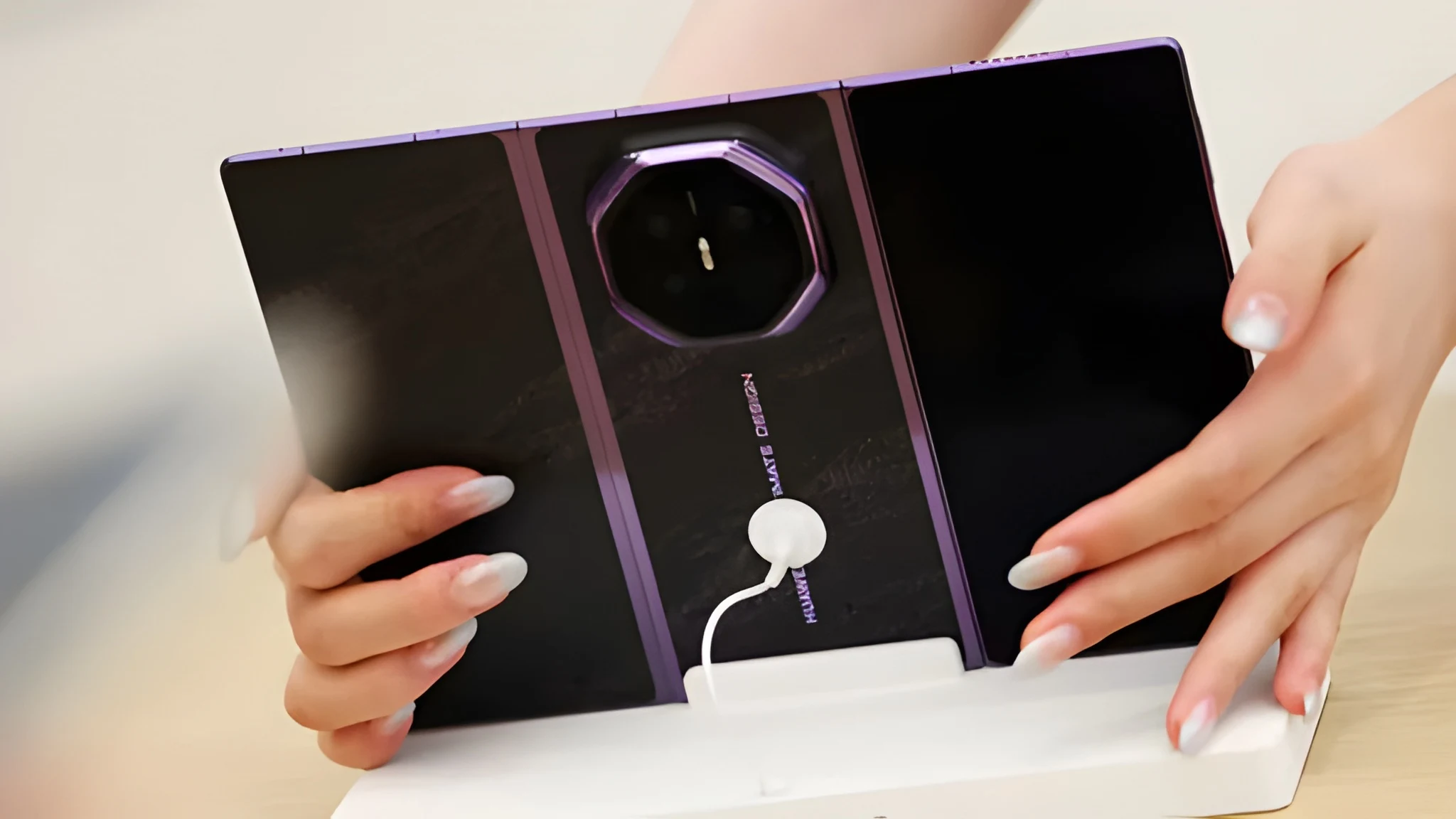 huawei-xiaomi-launch-new-foldable-smartphones-ahead-of-apple-event