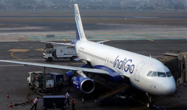 india-flights-barred-as-pakistan-extends-airspace-closure-for-another-month