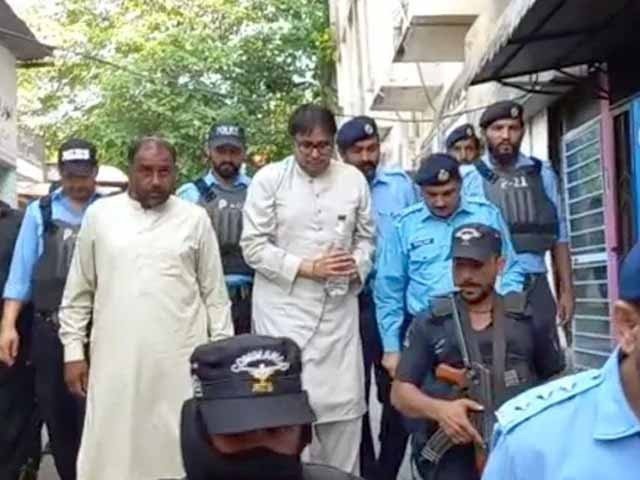 islamabad-court-rejects-police-request-to-extend-shahbaz-gill-s-physical-remand