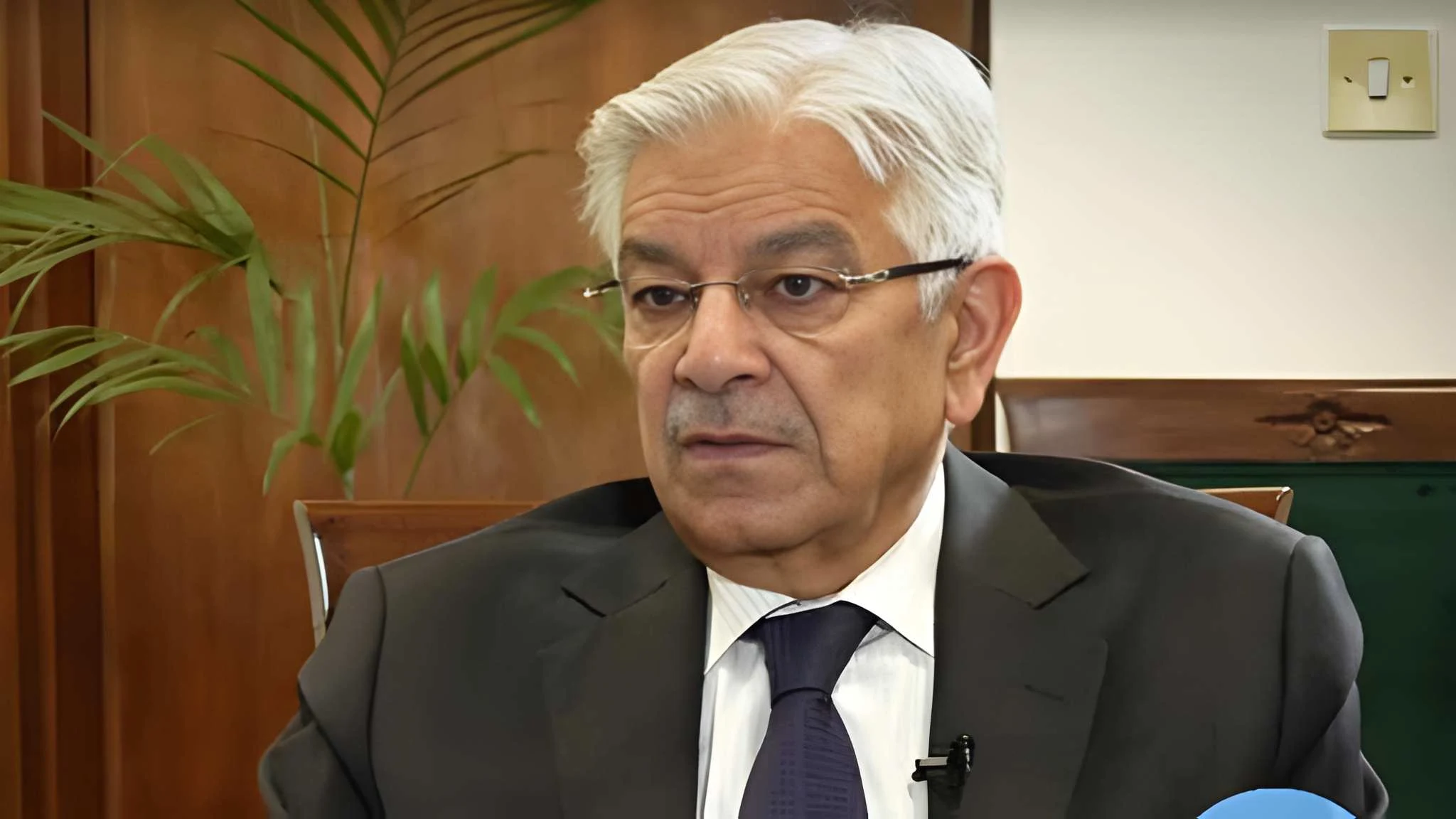 khawaja-asif-says-makkah-defence-pact-could-be-activated-after-houthi-attacks