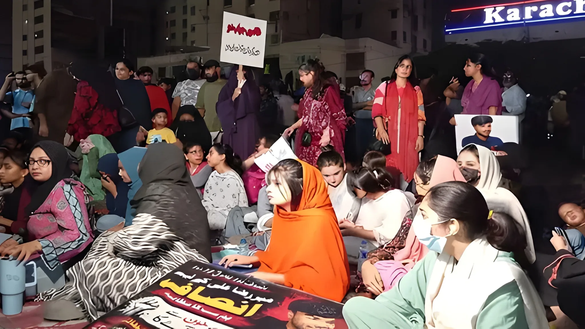 mir-raza-ali-murder-protest-case-registered-over-shahrahefaisal-blockade