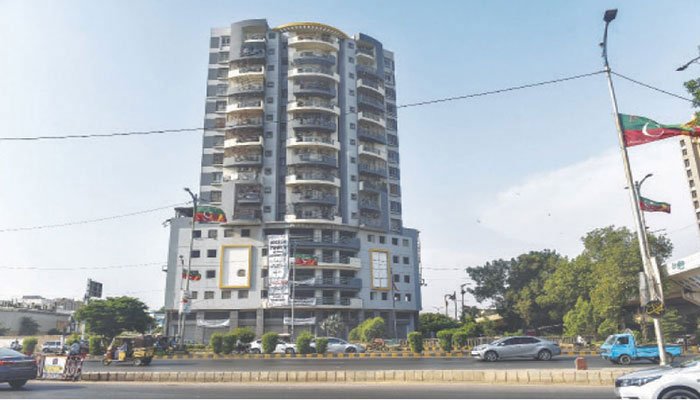 nasla-tower-case-brings-land-allotment-issue-on-sharae-faisal-on-the-radar