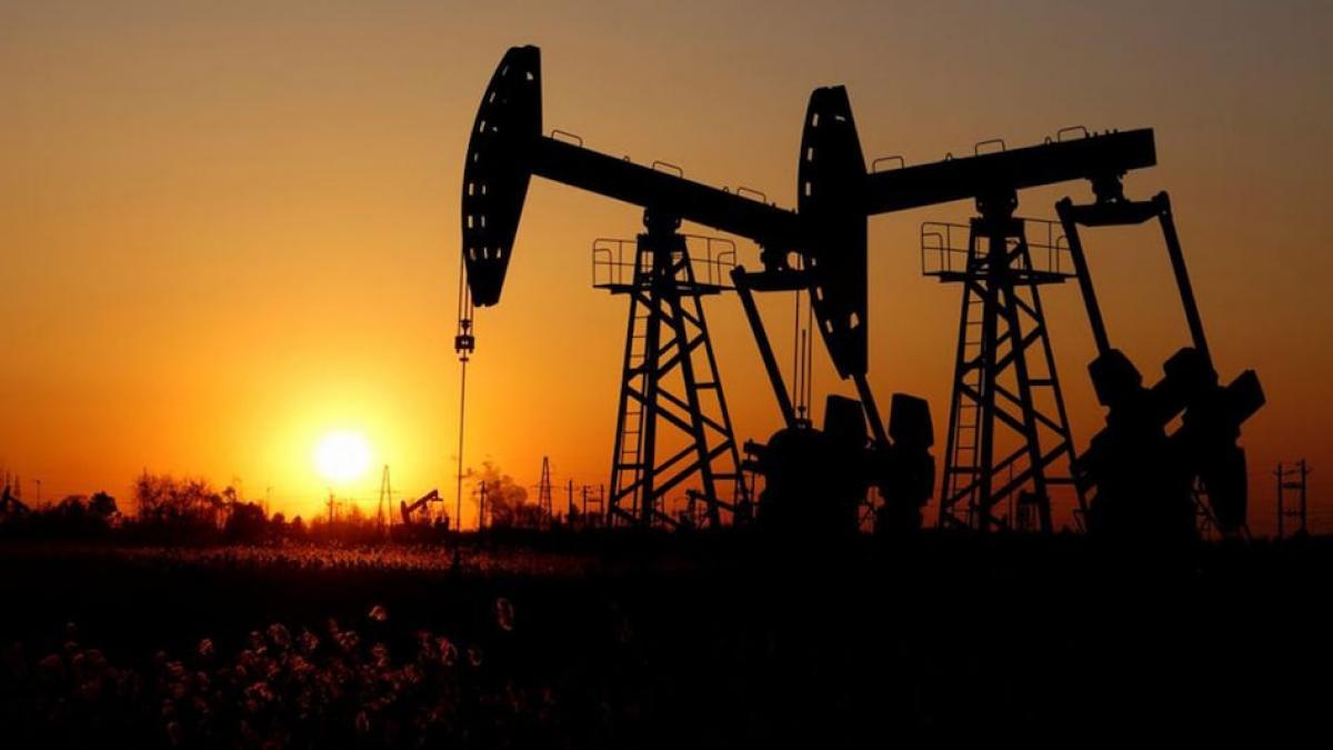oil-slumps-10-bbl-as-recession-fears-darken-demand-outlook