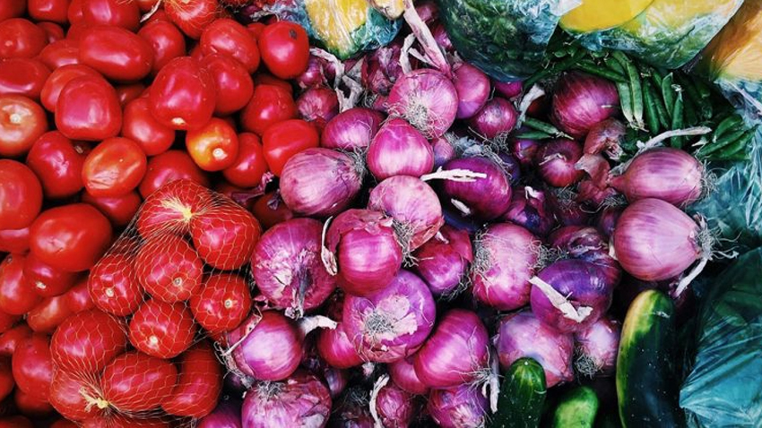 onion-tomato-imports-govt-decides-to-issue-permit-within-24-hours