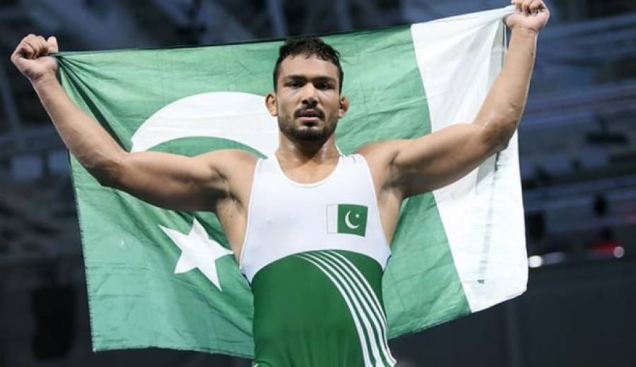 pakistani-wrestler-inam-butt-wins-silver-medal-in-commonwealth-games-2022