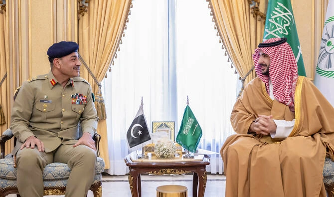 pakistans-army-chief-discusses-regional-security-with-saudi-defence-minister