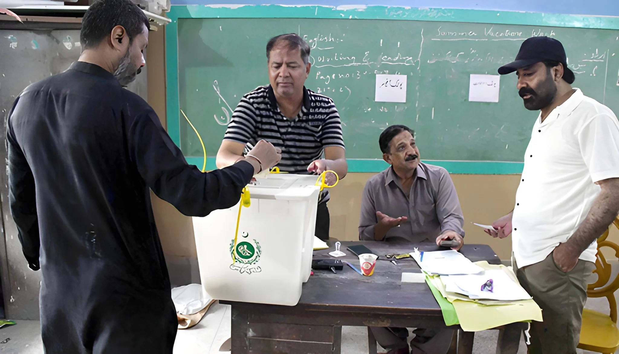 pmln-leads-ajk-secondphase-elections-with-14-seats-ppp-secures-five