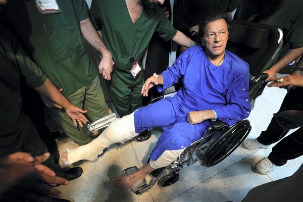 pti-leaders-file-pleas-in-sc-registries-seek-imran-khan-attack-probe