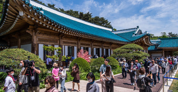 s-korea-blue-house-opens-to-public-for-first-time-in-74-years