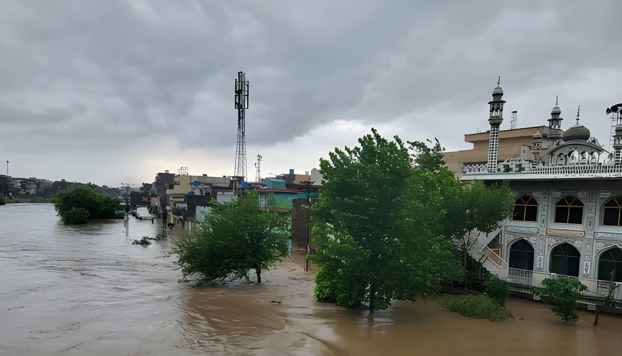 schools-closed-authorities-on-alert-after-heavy-rain-in-rawalpindi-islamabad