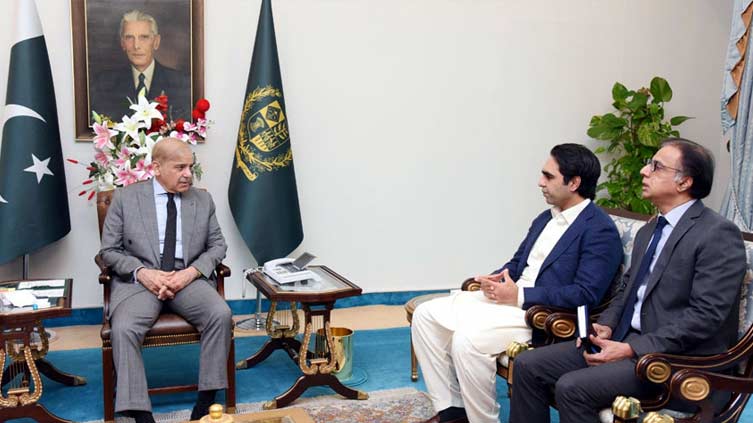 timely-import-of-edible-oil-from-indonesia-averted-impending-oil-crisis-says-pm