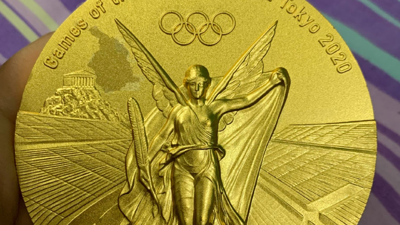 tokyo-olympic-gold-medals-peeling-off-complain-chinese-athletes