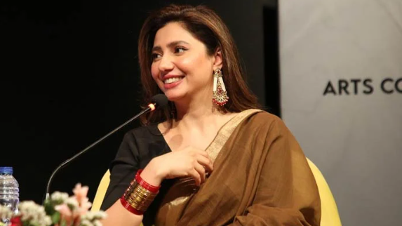twitter-lashes-out-at-pml-n-senator-for-attacking-mahira-khan