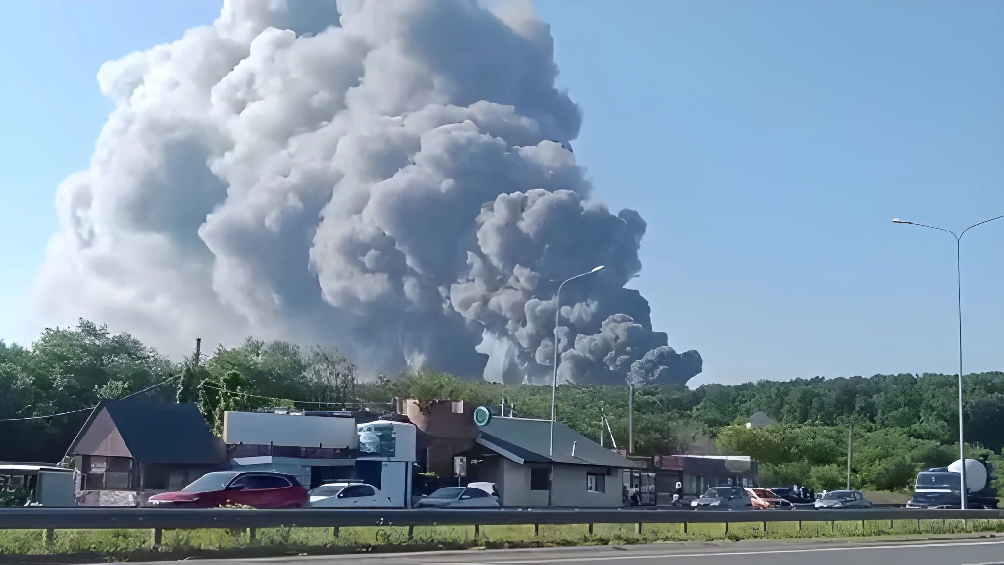 ukraine-strikes-3-more-russian-warehouses-and-kills-5-people-in-overnight-attacks-officials-say