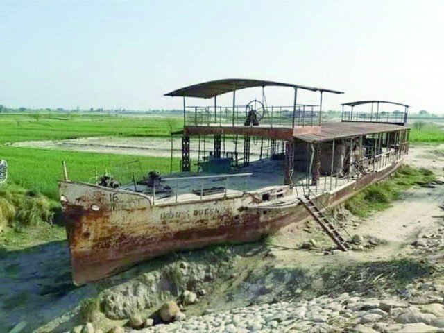 historic-indus-ship-in-dilapidated-condition