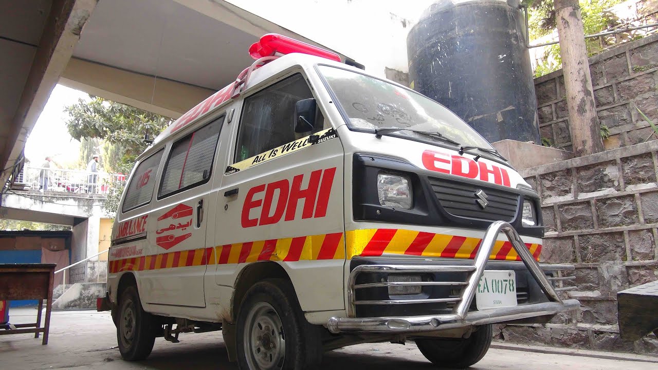 one-killed-and-three-injured-as-portion-of-building-collapses-in-karachi